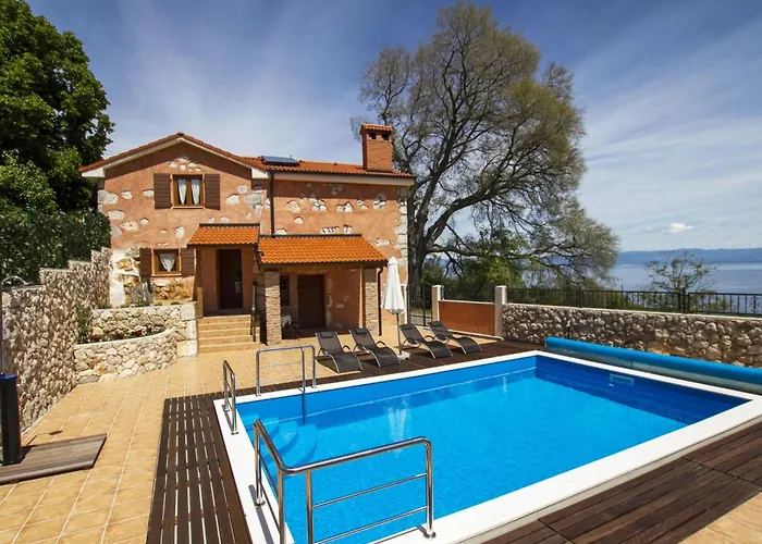 Geraeumiges In Mit Privatem Pool By Interhome Dom wakacyjny Brseč