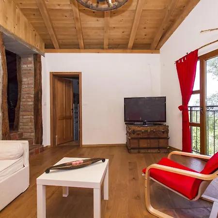 Geraeumiges In Mit Privatem Pool By Interhome Brseč